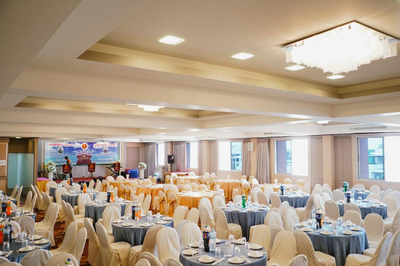 K.S.Pavilion Hotel Накхонратчасіма Екстер'єр фото